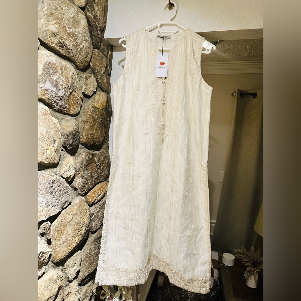 Khaadi Embroidered Cream Kurta Size 12 Minimalist Pakistani Chic. Fits Size M